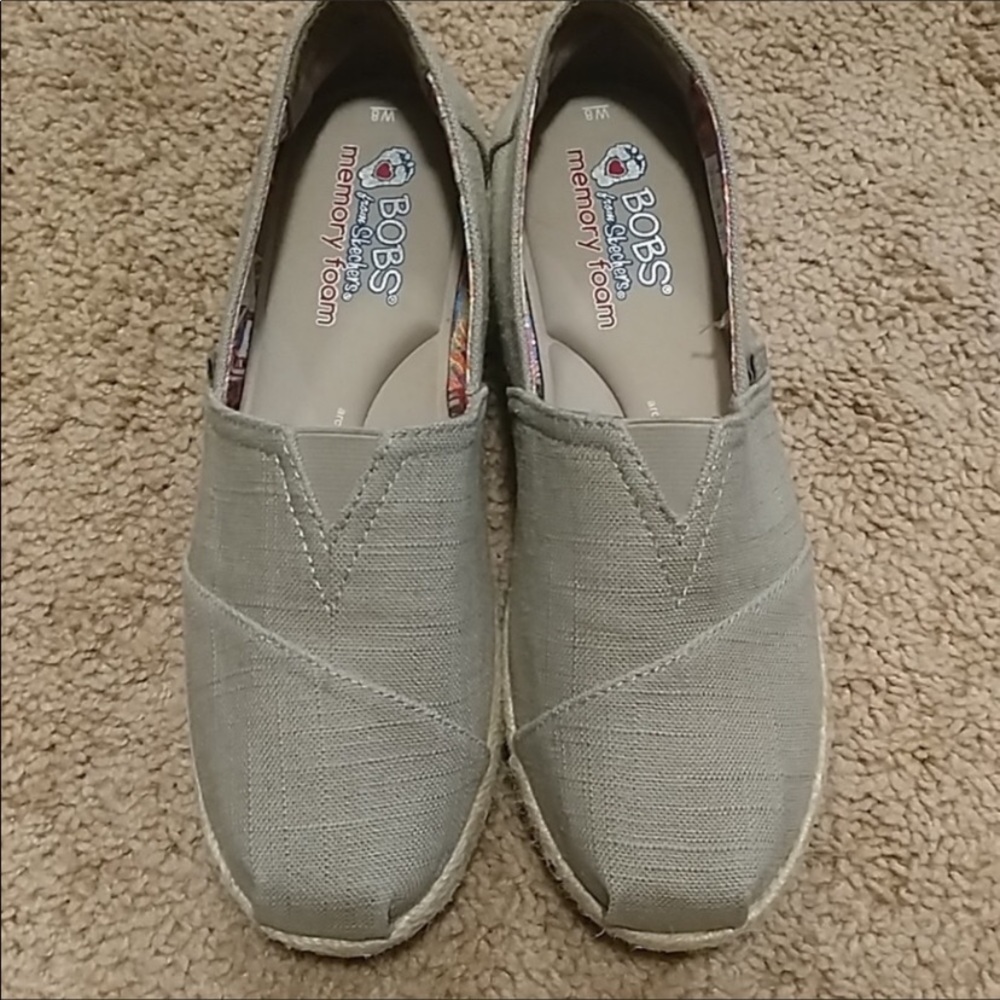 NWOT BOBS by Skechers  memory foam slip on